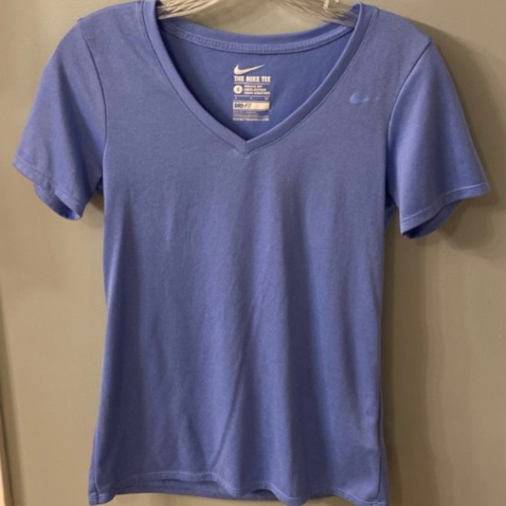 Women’s Nike t-shirt